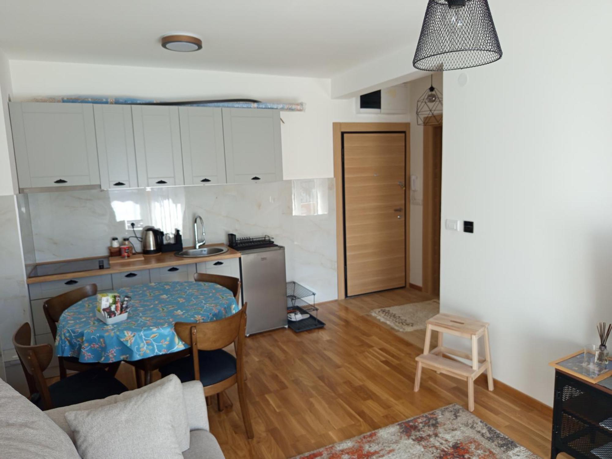 Ramonda Apartman Sa Bazenom, Vrnjačka Banja المظهر الخارجي الصورة