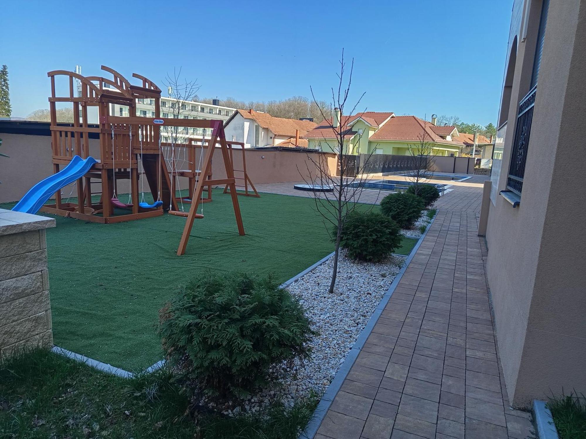 Ramonda Apartman Sa Bazenom, Vrnjačka Banja المظهر الخارجي الصورة