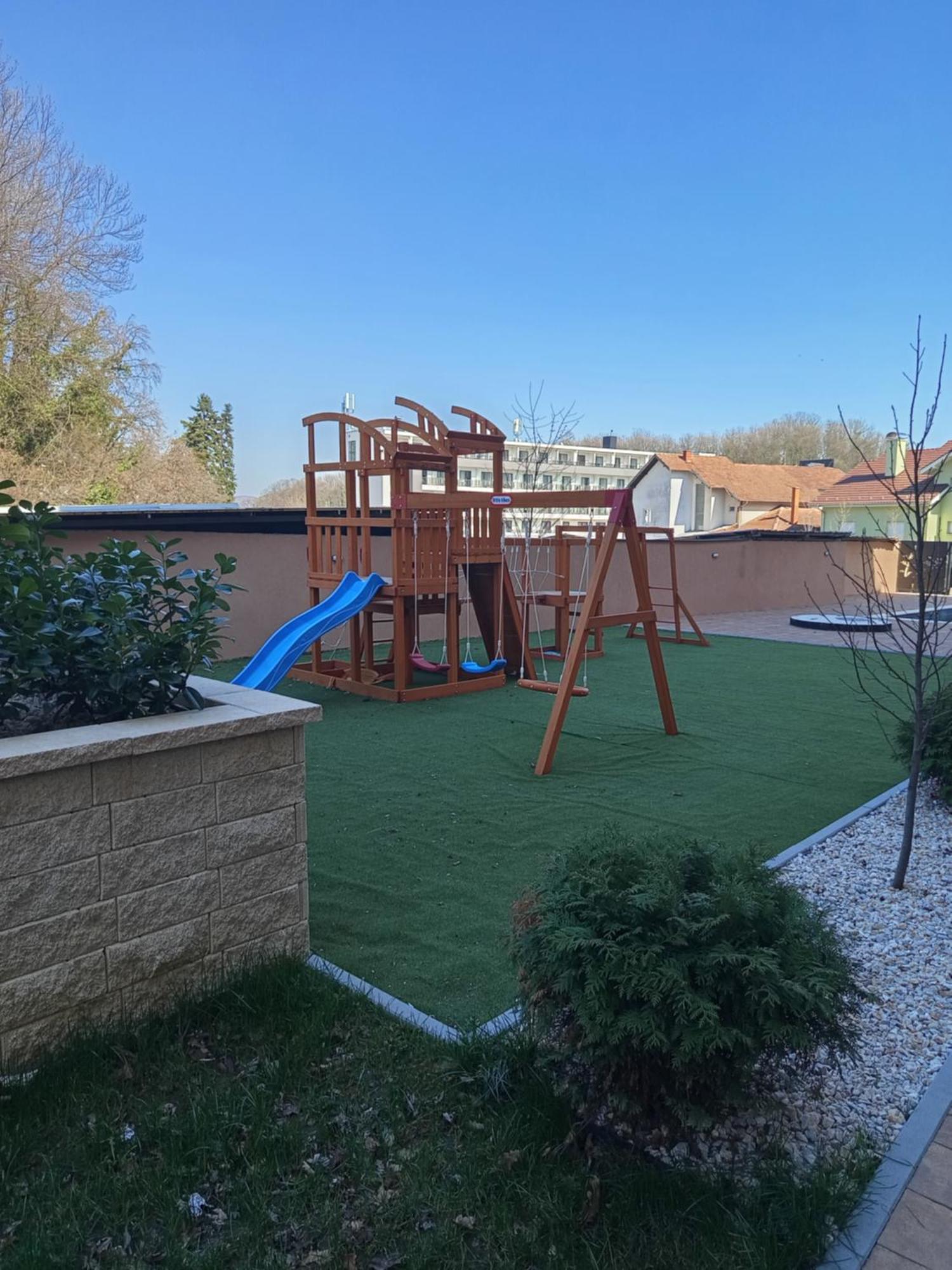 Ramonda Apartman Sa Bazenom, Vrnjačka Banja المظهر الخارجي الصورة